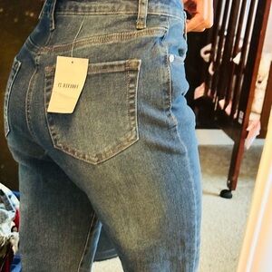 Mid Rise Skinny Fit Jeans